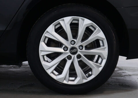 Audi A4 2.0 A4 Technik 35 TFSI MHEV Semi-Auto 4dr 16