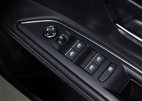 Peugeot 5008 1.2 5008 GT Premium PureTech S/S Auto 5dr 37