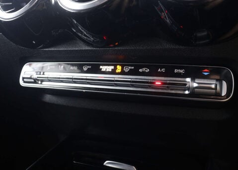 Mercedes-Benz GLB 1.3 GLB 200 AMG Line Auto 5dr 29