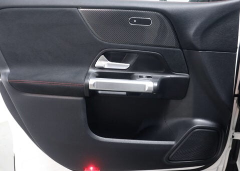 Mercedes-Benz GLB 1.3 GLB 200 AMG Line Auto 5dr 47