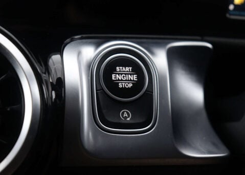 Mercedes-Benz GLB 1.3 GLB 200 AMG Line Auto 5dr 32