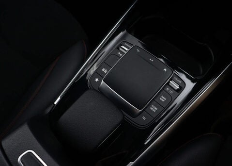 Mercedes-Benz GLB 1.3 GLB 200 AMG Line Auto 5dr 31