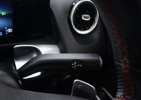 Mercedes-Benz GLB 1.3 GLB 200 AMG Line Auto 5dr 36