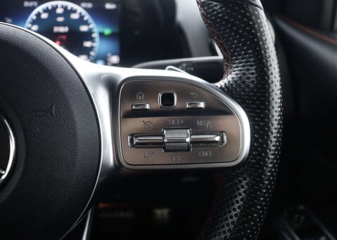 Mercedes-Benz GLB 1.3 GLB 200 AMG Line Auto 5dr 34