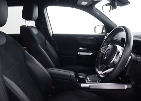 Mercedes-Benz GLB 1.3 GLB 200 AMG Line Auto 5dr 41