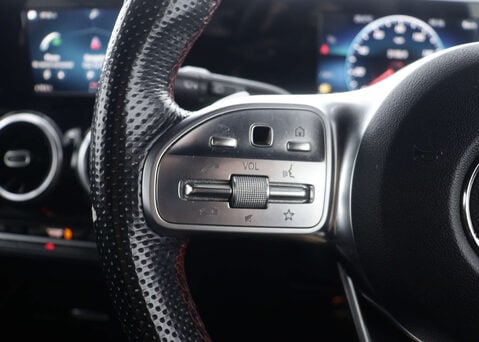 Mercedes-Benz GLB 1.3 GLB 200 AMG Line Auto 5dr 33