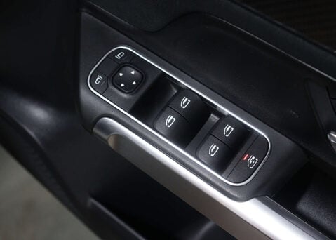 Mercedes-Benz GLB 1.3 GLB 200 AMG Line Auto 5dr 39