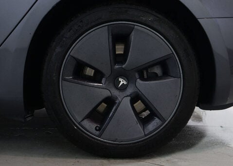 Tesla Model 3 Model 3 Long Range AWD 4WD 4dr 18