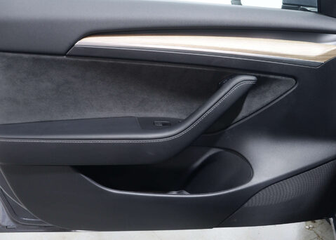 Tesla Model 3 Model 3 Long Range AWD 4WD 4dr 43