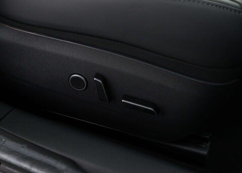 Tesla Model 3 Model 3 Long Range AWD 4WD 4dr 36