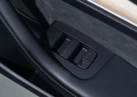 Tesla Model 3 Model 3 Long Range AWD 4WD 4dr 35