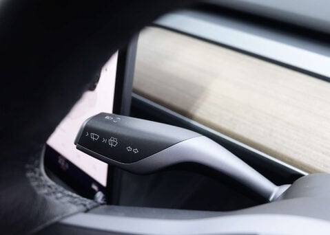 Tesla Model 3 Model 3 Long Range AWD 4WD 4dr 33