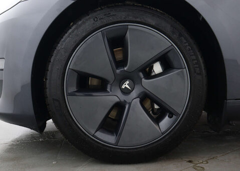 Tesla Model 3 Model 3 Long Range AWD 4WD 4dr 17