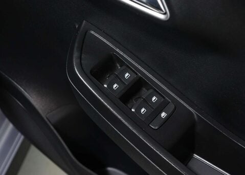 MG MG3 1.5 3 Exclusive Nav VTi-Tech 5dr 38