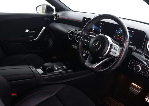 Mercedes-Benz A Class 1.3 A 200 AMG Line Exeutive Auto 5dr 39