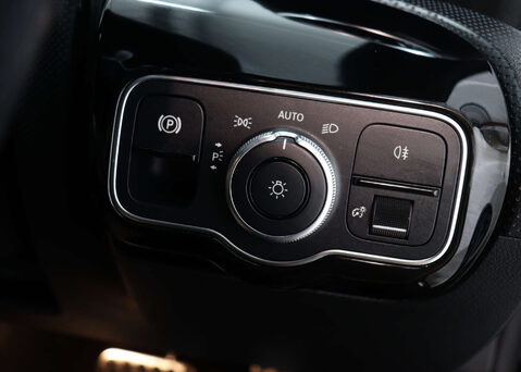 Mercedes-Benz A Class 1.3 A 200 AMG Line Exeutive Auto 5dr 36