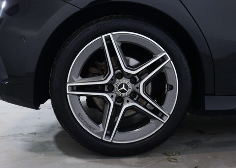 Mercedes-Benz A Class 1.3 A 200 AMG Line Exeutive Auto 5dr 13