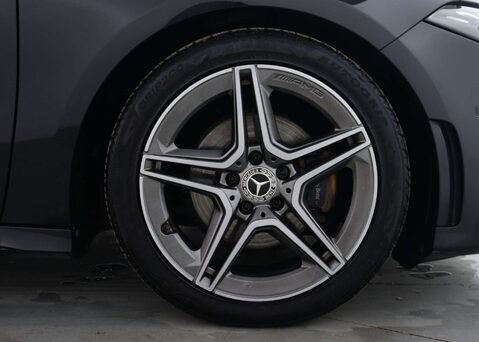 Mercedes-Benz A Class 1.3 A 200 AMG Line Exeutive Auto 5dr 14