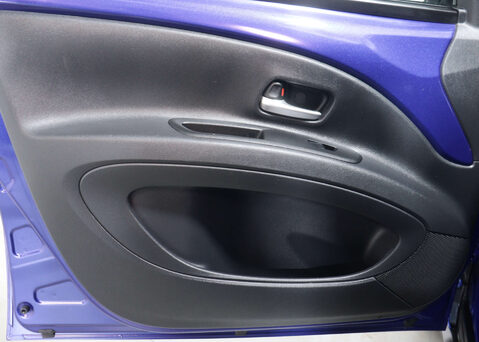 Toyota Aygo X 1.0 Aygo X Edge VVT-i Auto 5dr 37