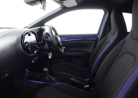 Toyota Aygo X 1.0 Aygo X Edge VVT-i Auto 5dr 35