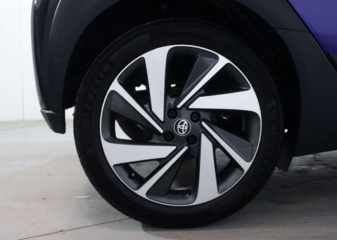 Toyota Aygo X 1.0 Aygo X Edge VVT-i Auto 5dr 13