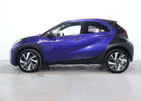 Toyota Aygo X 1.0 Aygo X Edge VVT-i Auto 5dr 8