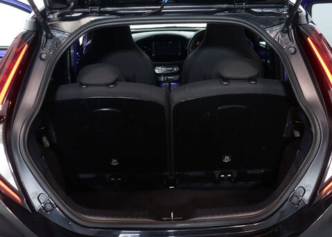 Toyota Aygo X 1.0 Aygo X Edge VVT-i Auto 5dr 40