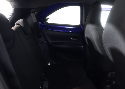 Toyota Aygo X 1.0 Aygo X Edge VVT-i Auto 5dr 39