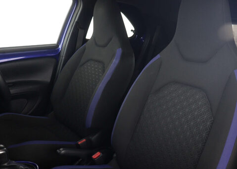 Toyota Aygo X 1.0 Aygo X Edge VVT-i Auto 5dr 36