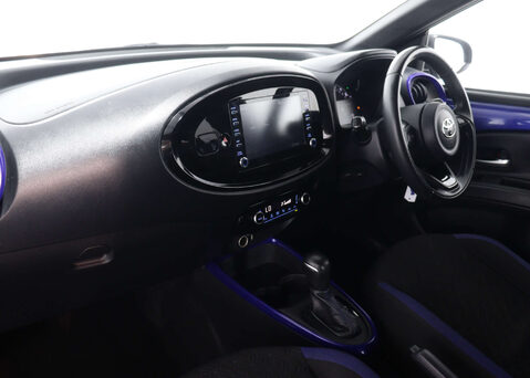 Toyota Aygo X 1.0 Aygo X Edge VVT-i Auto 5dr 34