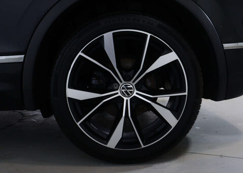 Volkswagen Tiguan 1.5 Tiguan R-Line TSi Semi-Auto 5dr 16