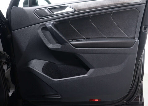 Volkswagen Tiguan 1.5 Tiguan R-Line TSi Semi-Auto 5dr 45