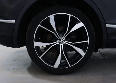 Volkswagen Tiguan 1.5 Tiguan R-Line TSi Semi-Auto 5dr 14