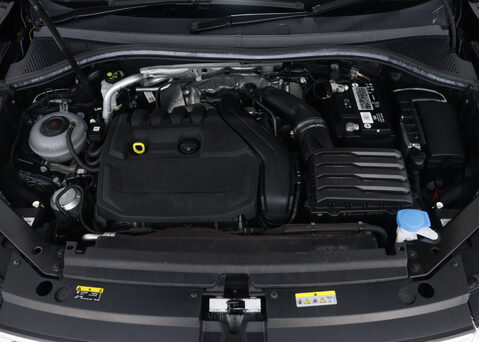 Volkswagen Tiguan 1.5 Tiguan R-Line TSi Semi-Auto 5dr 53