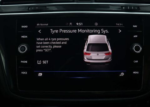 Volkswagen Tiguan 1.5 Tiguan R-Line TSi Semi-Auto 5dr 25