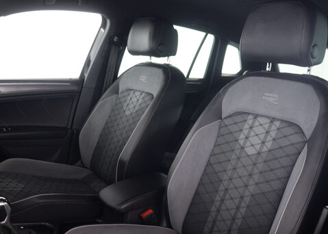 Volkswagen Tiguan 1.5 Tiguan R-Line TSi Semi-Auto 5dr 48