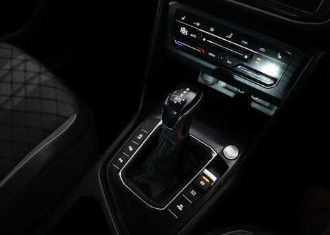 Volkswagen Tiguan 1.5 Tiguan R-Line TSi Semi-Auto 5dr 34