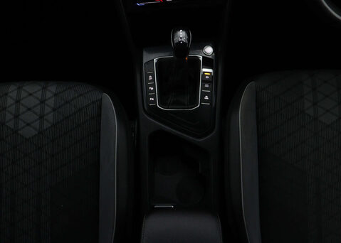 Volkswagen Tiguan 1.5 Tiguan R-Line TSi Semi-Auto 5dr 26