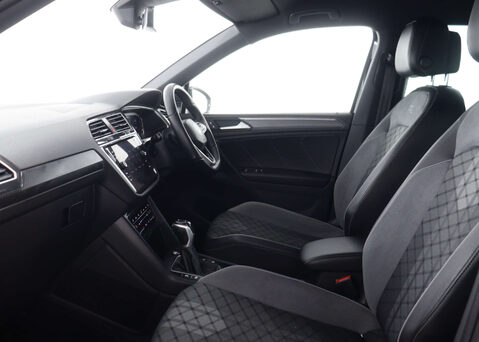Volkswagen Tiguan 1.5 Tiguan R-Line TSi Semi-Auto 5dr 47
