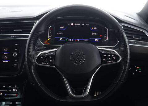 Volkswagen Tiguan 1.5 Tiguan R-Line TSi Semi-Auto 5dr 18