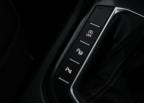 Volkswagen Tiguan 1.5 Tiguan R-Line TSi Semi-Auto 5dr 32