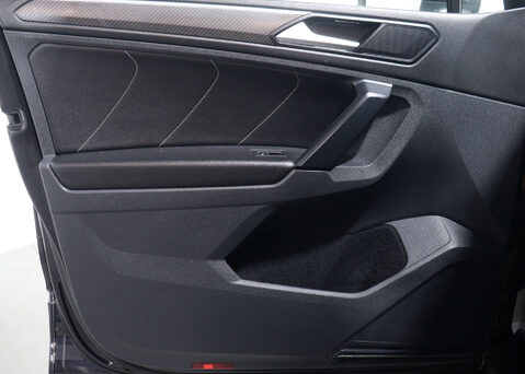 Volkswagen Tiguan 1.5 Tiguan R-Line TSi Semi-Auto 5dr 49