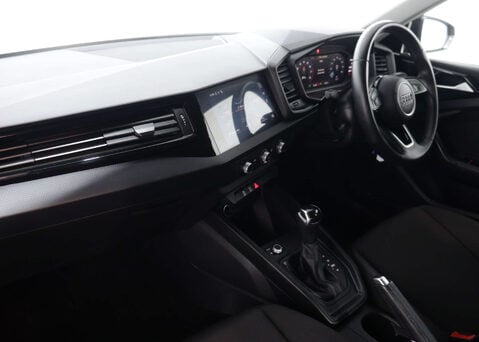 Audi A1 1.0 A1 Sportback 30 TFSI Technik Semi-Auto 5dr 41