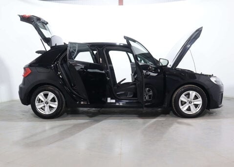 Audi A1 1.0 A1 Sportback 30 TFSI Technik Semi-Auto 5dr 56