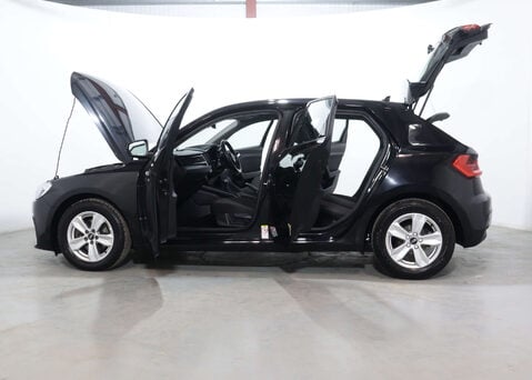Audi A1 1.0 A1 Sportback 30 TFSI Technik Semi-Auto 5dr 52