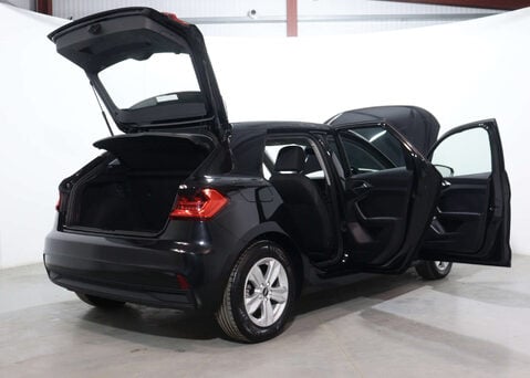 Audi A1 1.0 A1 Sportback 30 TFSI Technik Semi-Auto 5dr 55