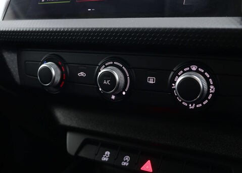 Audi A1 1.0 A1 Sportback 30 TFSI Technik Semi-Auto 5dr 27