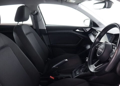 Audi A1 1.0 A1 Sportback 30 TFSI Technik Semi-Auto 5dr 38