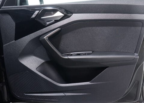 Audi A1 1.0 A1 Sportback 30 TFSI Technik Semi-Auto 5dr 40