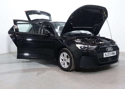 Audi A1 1.0 A1 Sportback 30 TFSI Technik Semi-Auto 5dr 49